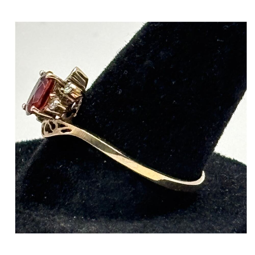 10K Solid Yellow Gold Garnet Diamond Ring Size 7.5 #78151 - Picture 3 of 9